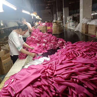 قفاز مقاوم للمواد الكيميائية في الحمام مناسب للارتداء ويحمي من تسرب المواد الكيميائية أثناء مهام الصرف الصحي في الحمام